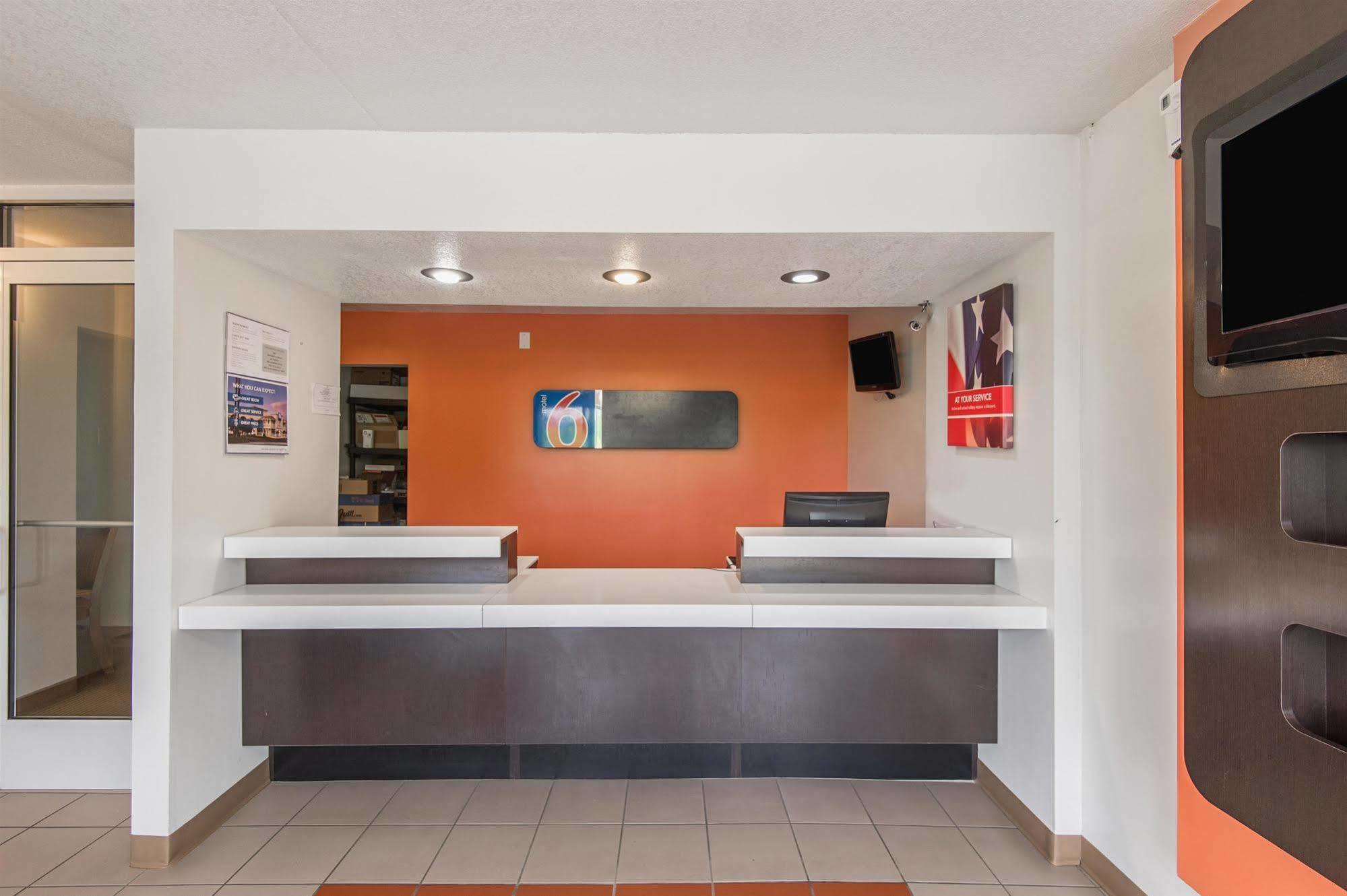 Motel 6-Overland Park, Ks Bagian luar foto