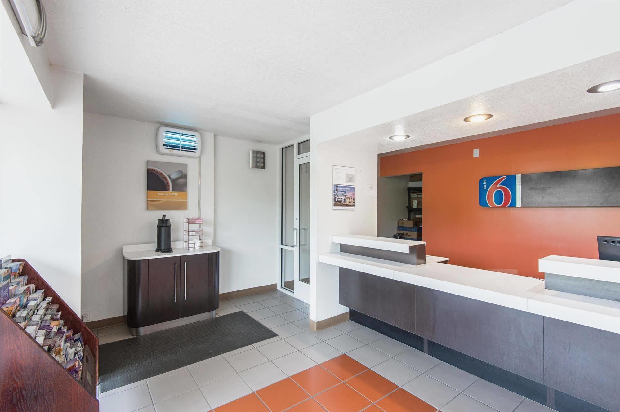 Motel 6-Overland Park, Ks Bagian luar foto